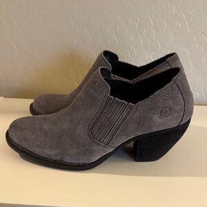 Born Women's Gray Suede Ankle Boots